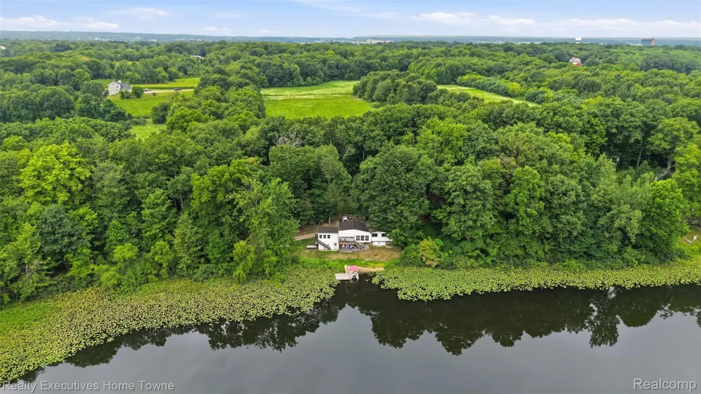 2665 Geneva Lake Drive Wayland Township, MI 49344