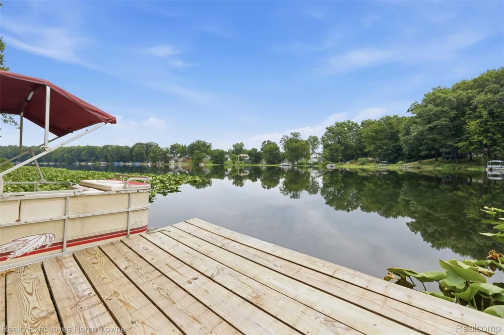 2665 Geneva Lake Drive Wayland Township, MI 49344