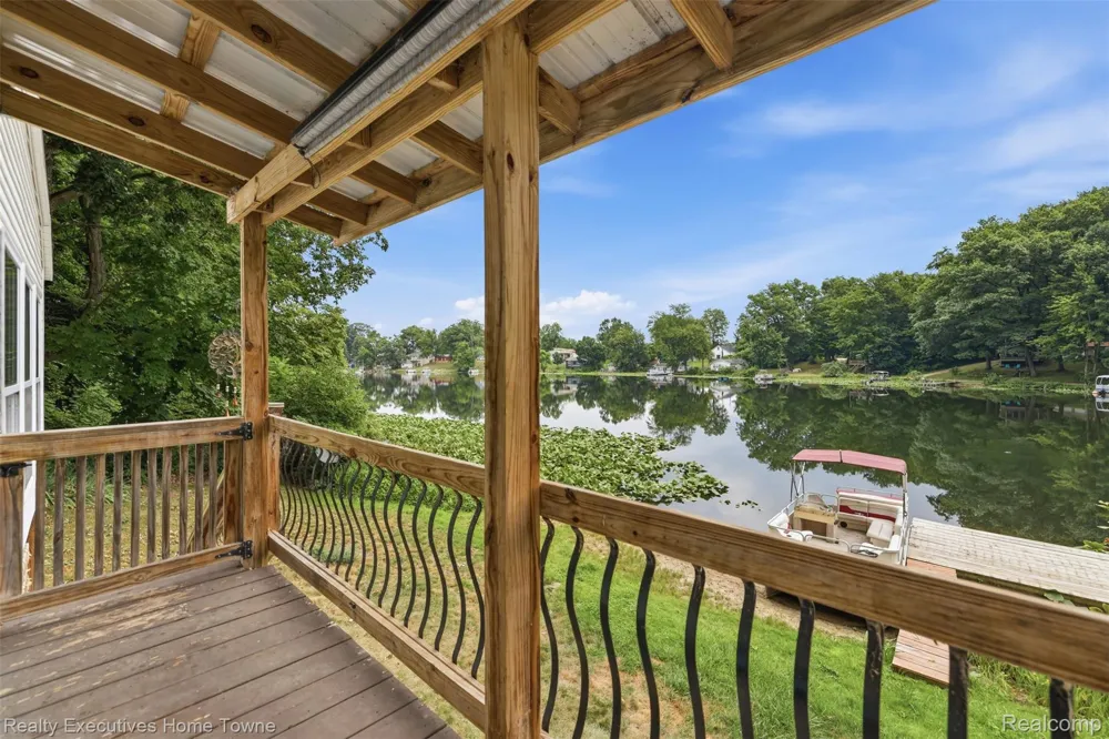 2665 Geneva Lake Drive Wayland Township, MI 49344