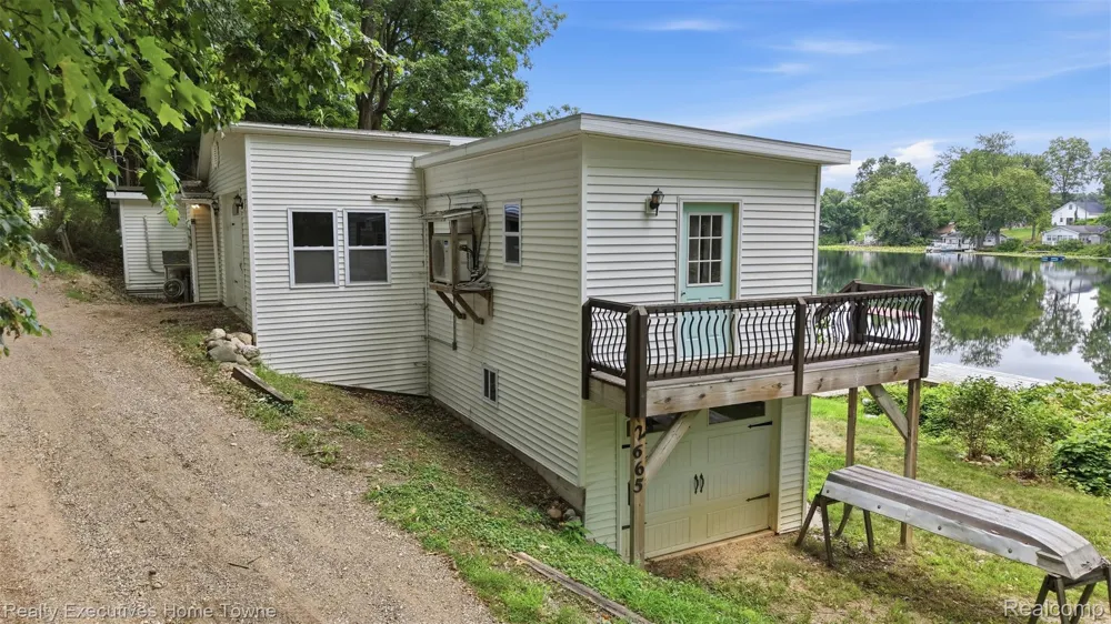 2665 Geneva Lake Drive Wayland Township, MI 49344