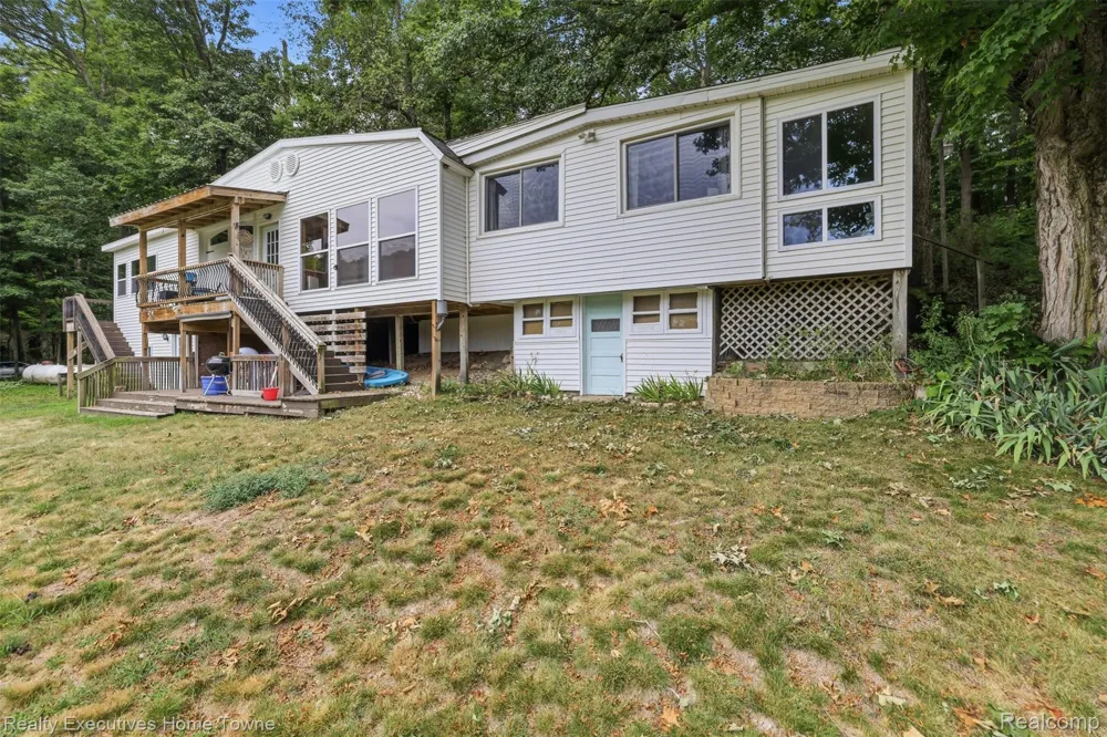 2665 Geneva Lake Drive Wayland Township, MI 49344
