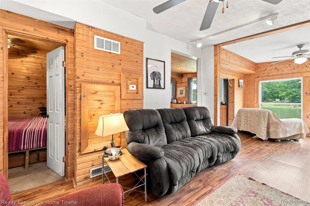 2665 Geneva Lake Drive Wayland Township, MI 49344