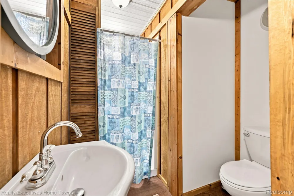 2665 Geneva Lake Drive Wayland Township, MI 49344