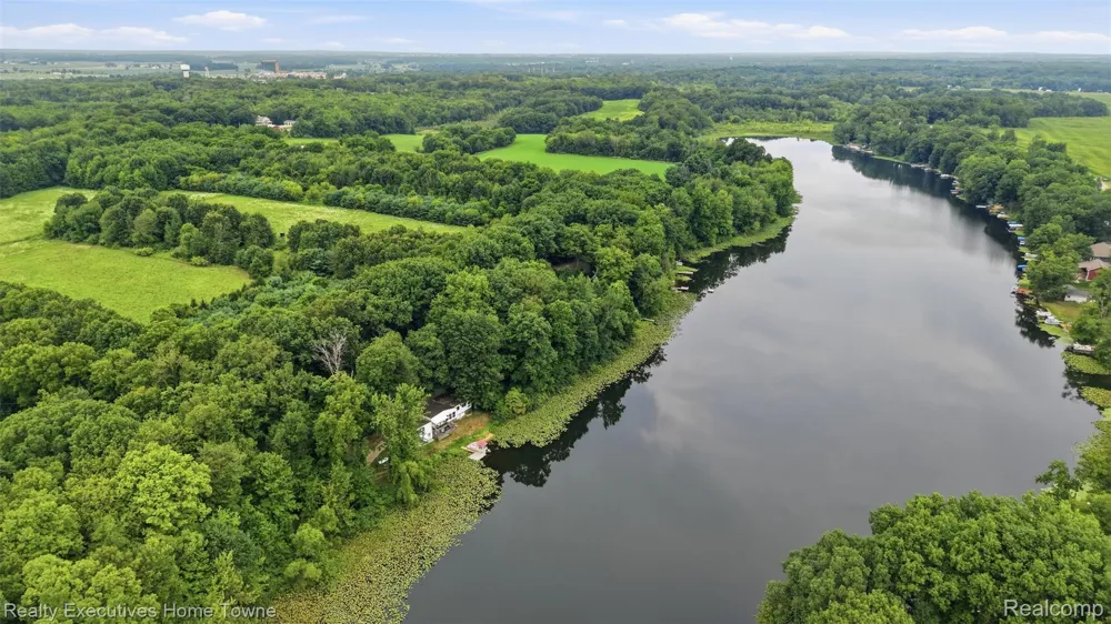2665 Geneva Lake Drive Wayland Township, MI 49344