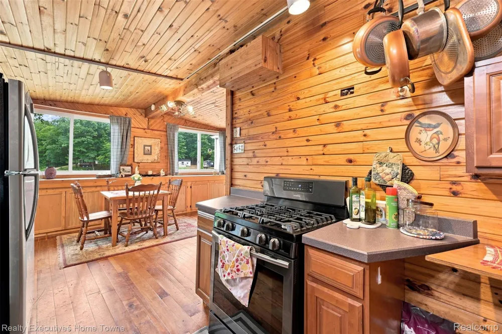 2665 Geneva Lake Drive Wayland Township, MI 49344