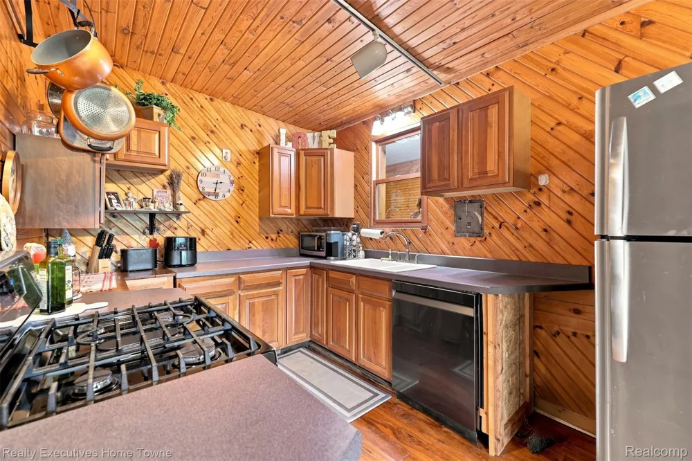 2665 Geneva Lake Drive Wayland Township, MI 49344