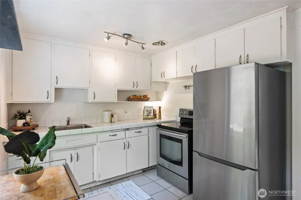 16563 18th Avenue NE Shoreline, WA 98155