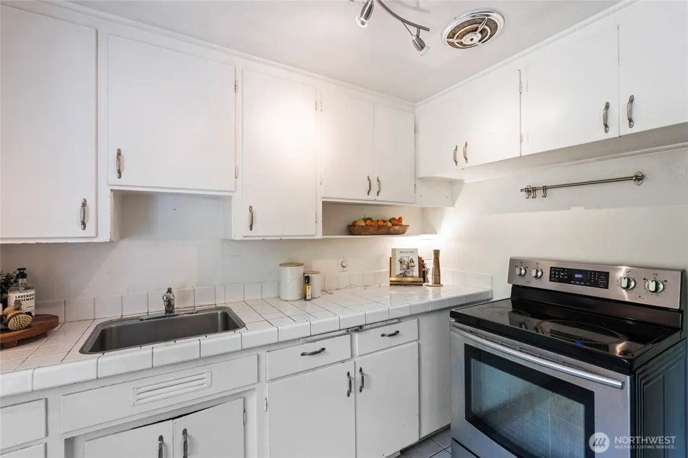 16563 18th Avenue NE Shoreline, WA 98155