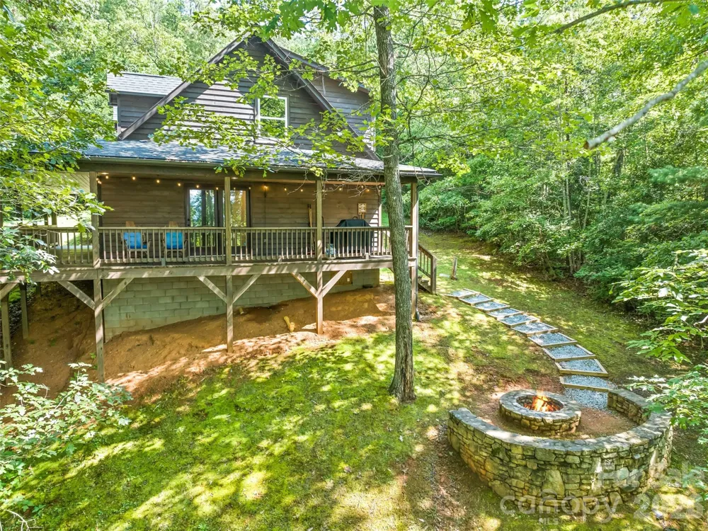 374 Rio Bravo Drive Sylva, NC 28779