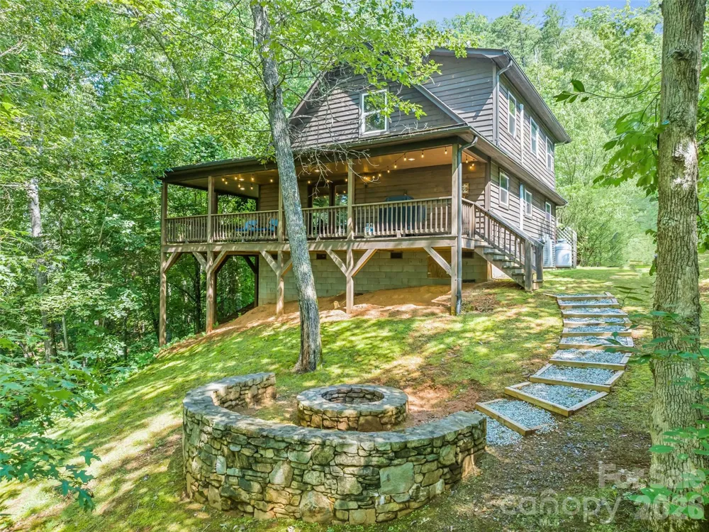 374 Rio Bravo Drive Sylva, NC 28779