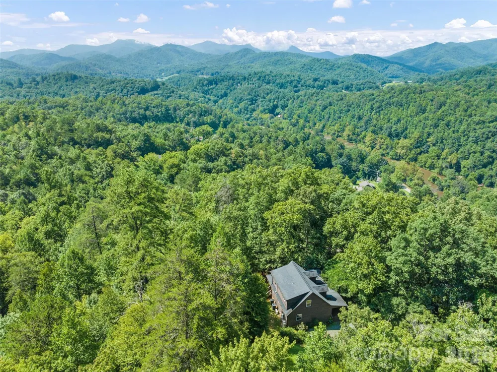 374 Rio Bravo Drive Sylva, NC 28779