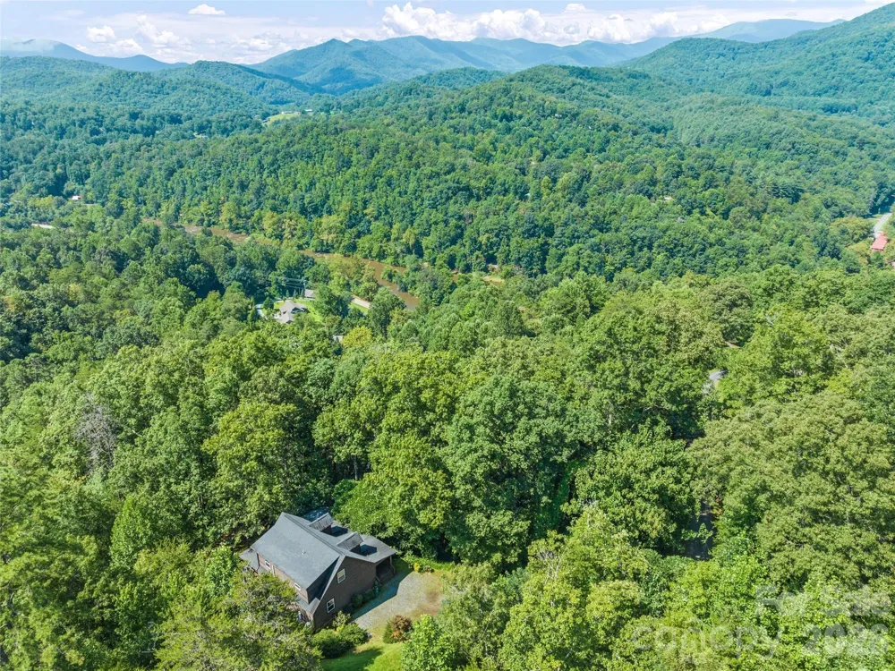 374 Rio Bravo Drive Sylva, NC 28779