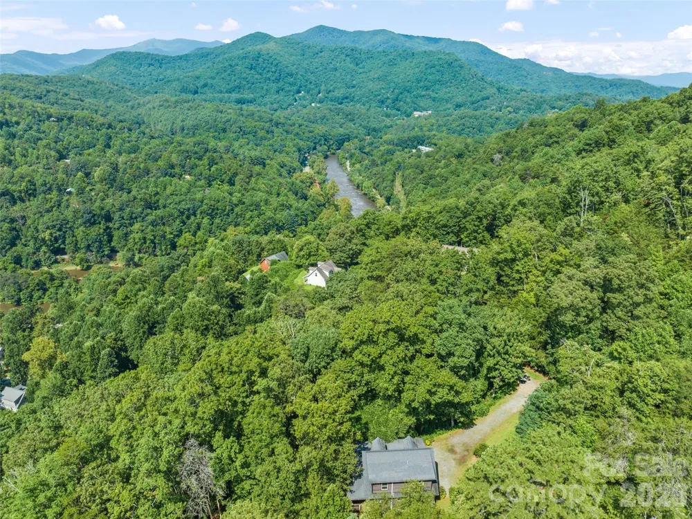 374 Rio Bravo Drive Sylva, NC 28779