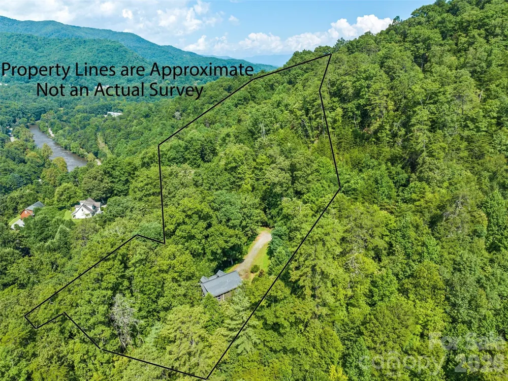 374 Rio Bravo Drive Sylva, NC 28779