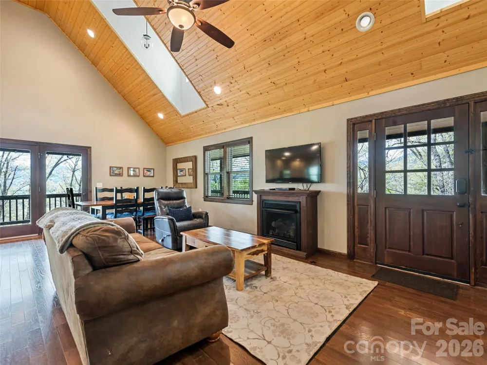 374 Rio Bravo Drive Sylva, NC 28779