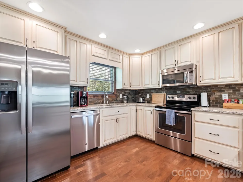 374 Rio Bravo Drive Sylva, NC 28779