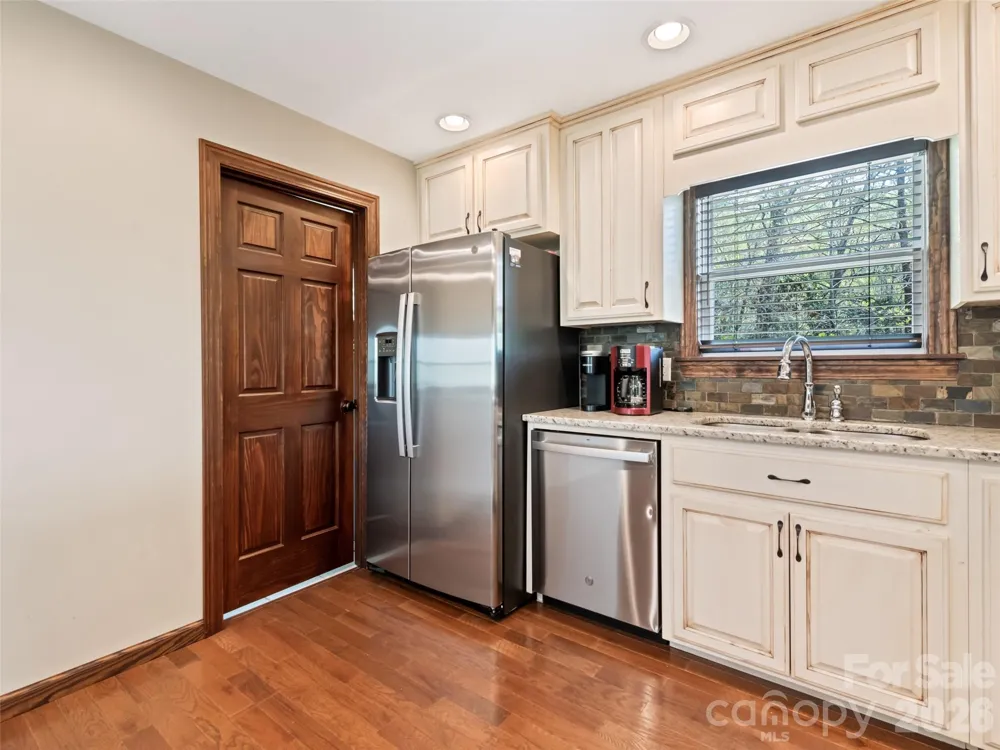 374 Rio Bravo Drive Sylva, NC 28779