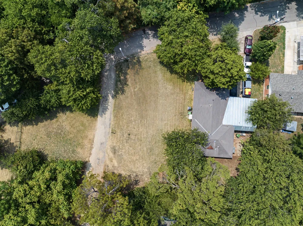 3815 Higgins Avenue Cockrell Hill, TX 75211