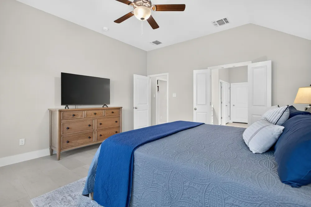 7208 Tour Trail Benbrook, TX 76126
