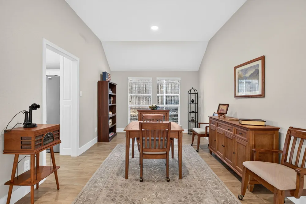 7208 Tour Trail Benbrook, TX 76126