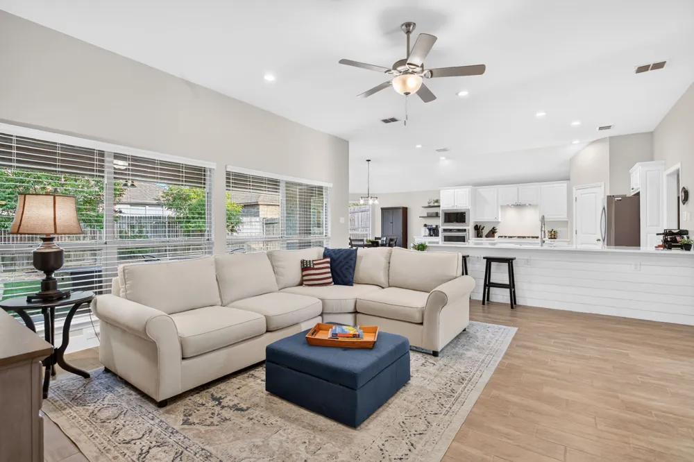 7208 Tour Trail Benbrook, TX 76126