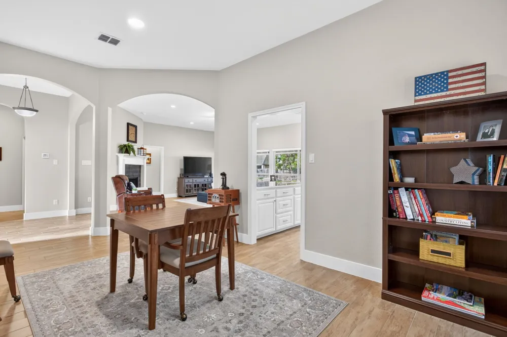 7208 Tour Trail Benbrook, TX 76126