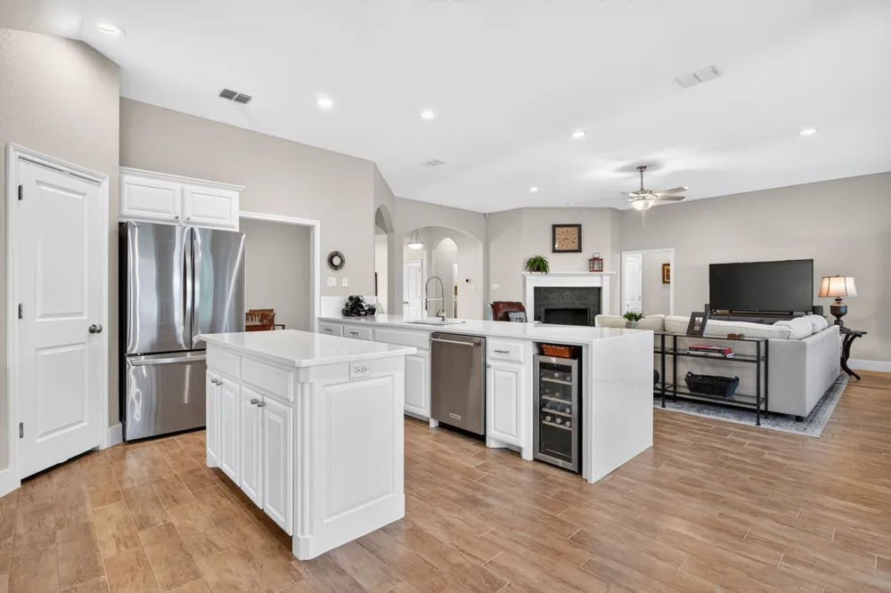 7208 Tour Trail Benbrook, TX 76126