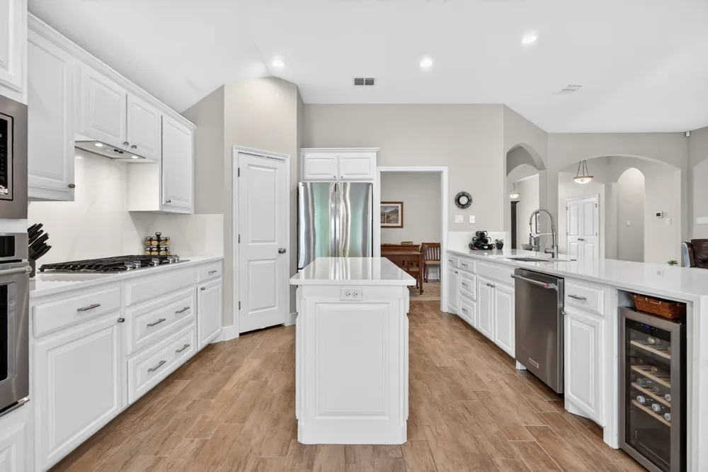 7208 Tour Trail Benbrook, TX 76126