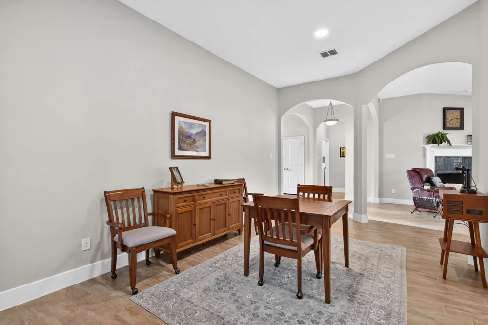 7208 Tour Trail Benbrook, TX 76126