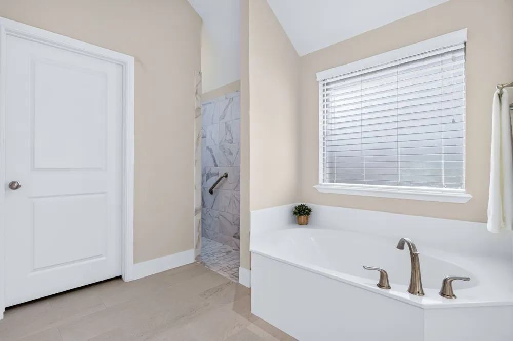 7208 Tour Trail Benbrook, TX 76126