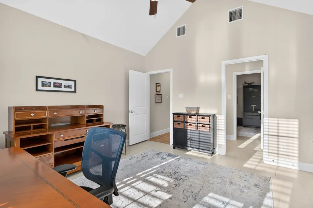 7208 Tour Trail Benbrook, TX 76126