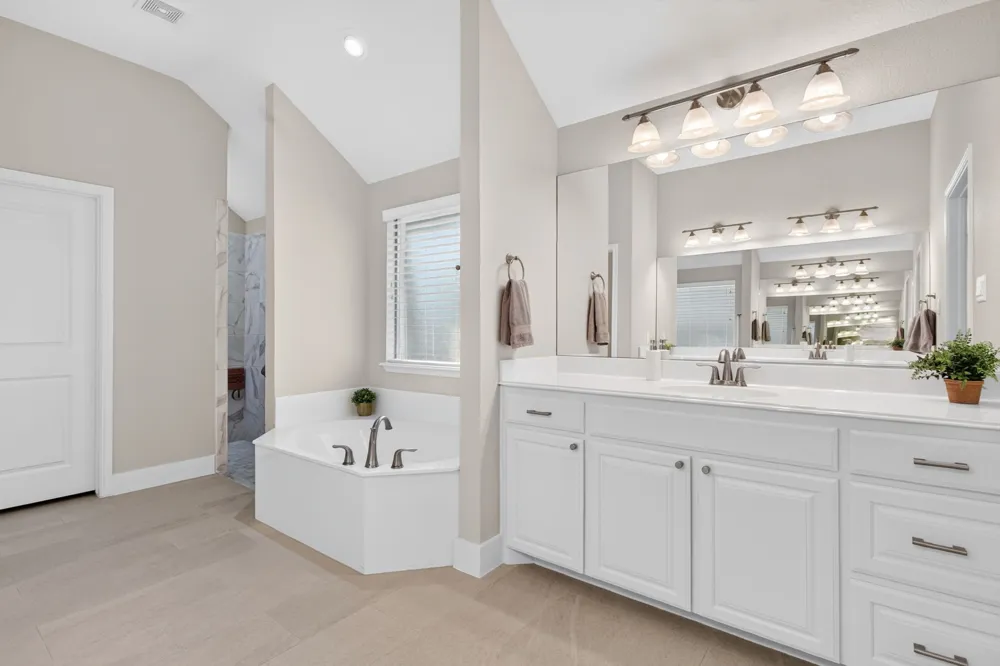 7208 Tour Trail Benbrook, TX 76126
