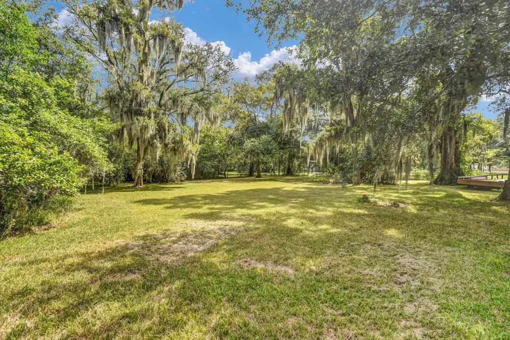 432 Robinson Road Oyster Creek, TX 77541