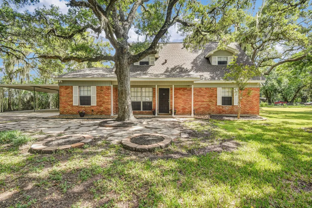 432 Robinson Road Oyster Creek, TX 77541