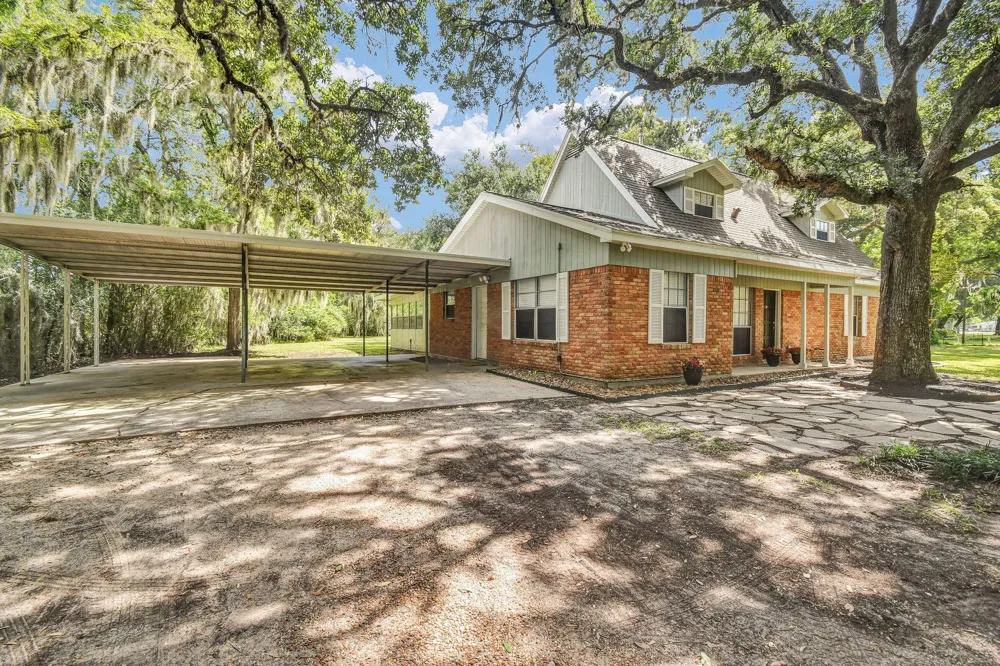 432 Robinson Road Oyster Creek, TX 77541