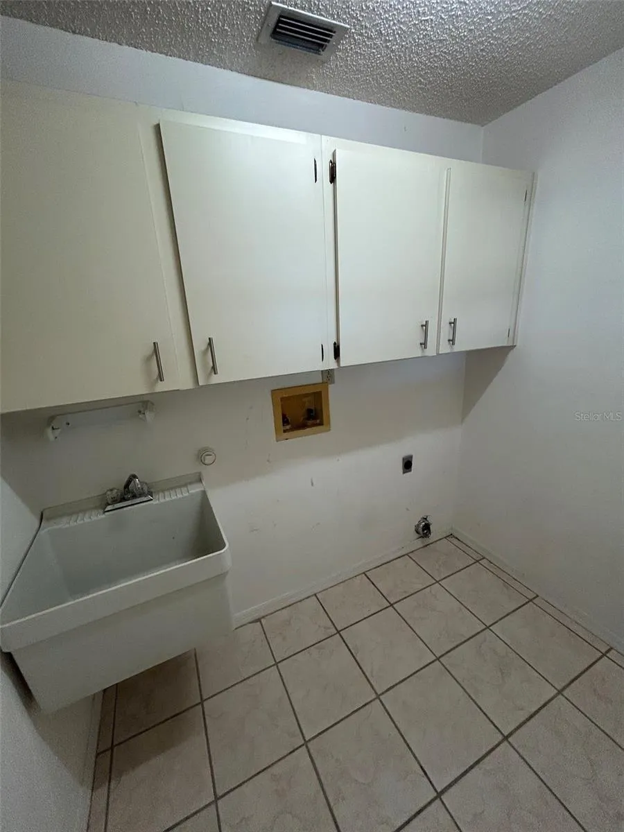 1605 BLACKBERRY COURT Eustis, FL 32726