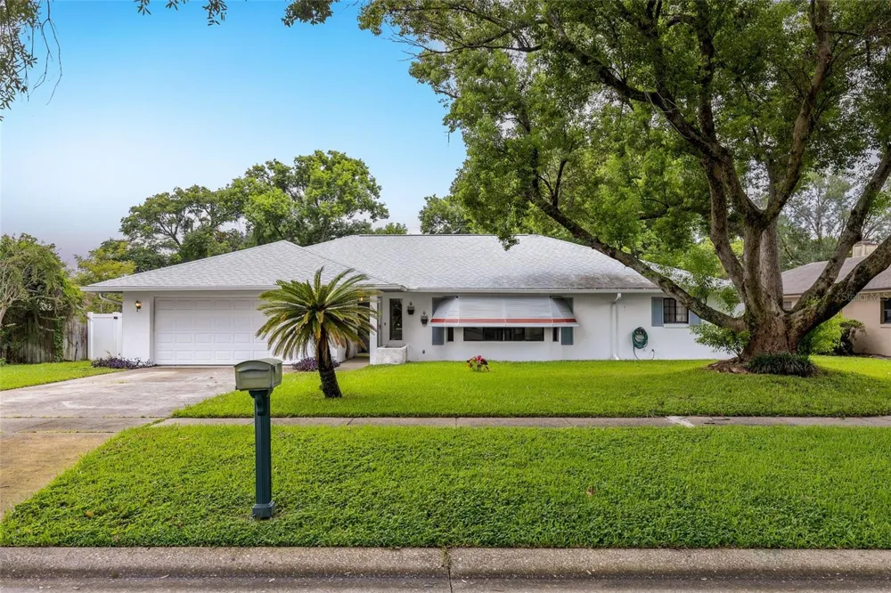 521 FERNWOOD DRIVE Altamonte Springs, FL 32701