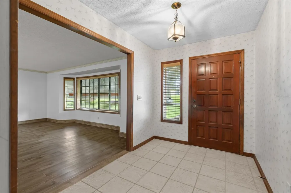 521 FERNWOOD DRIVE Altamonte Springs, FL 32701
