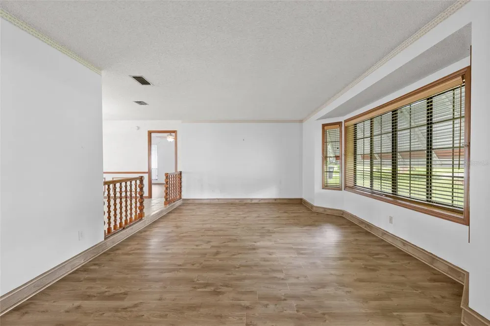 521 FERNWOOD DRIVE Altamonte Springs, FL 32701
