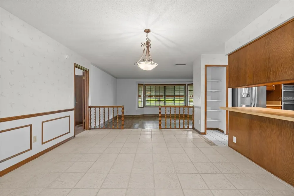 521 FERNWOOD DRIVE Altamonte Springs, FL 32701