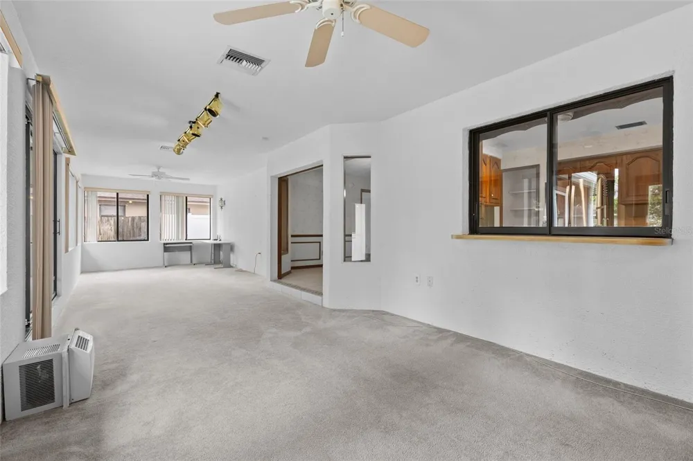 521 FERNWOOD DRIVE Altamonte Springs, FL 32701
