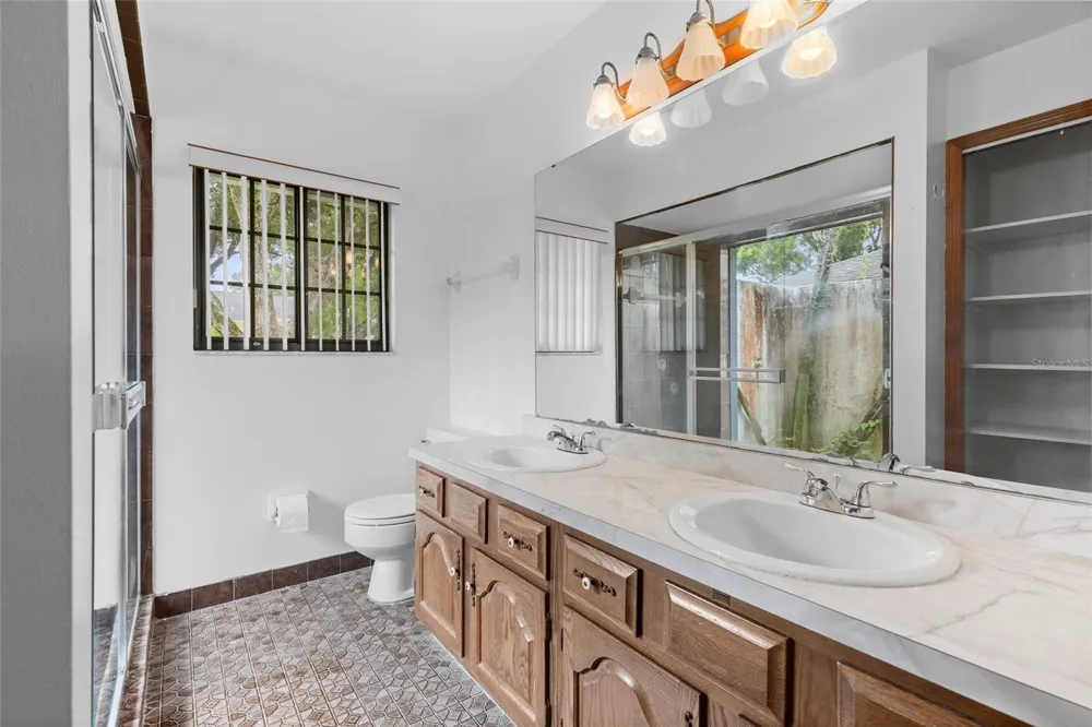 521 FERNWOOD DRIVE Altamonte Springs, FL 32701