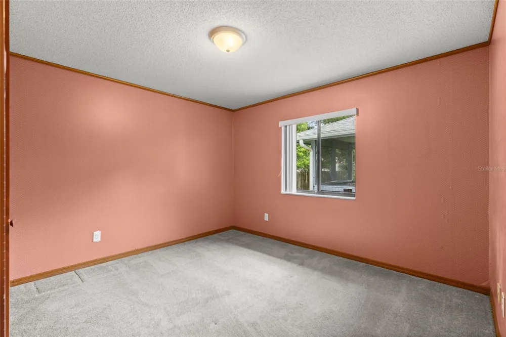 521 FERNWOOD DRIVE Altamonte Springs, FL 32701