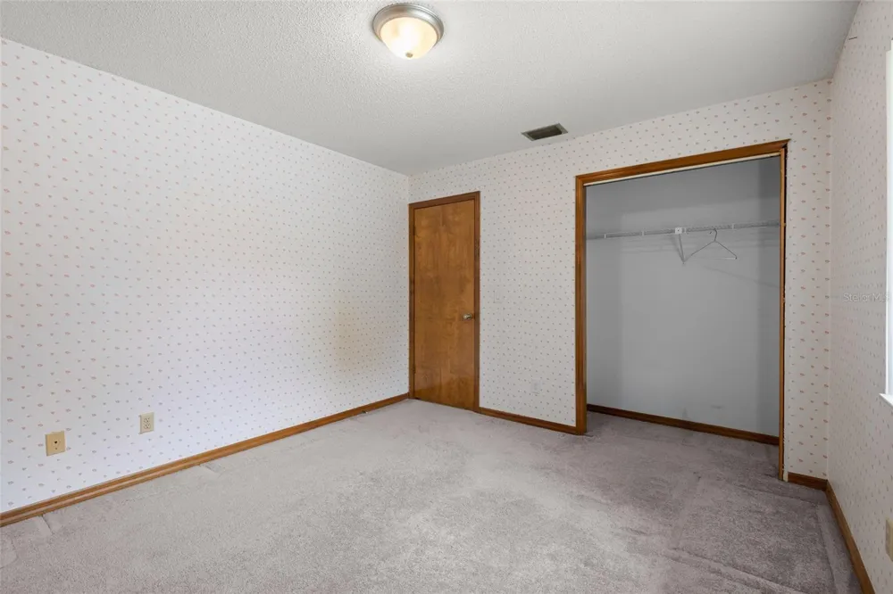 521 FERNWOOD DRIVE Altamonte Springs, FL 32701