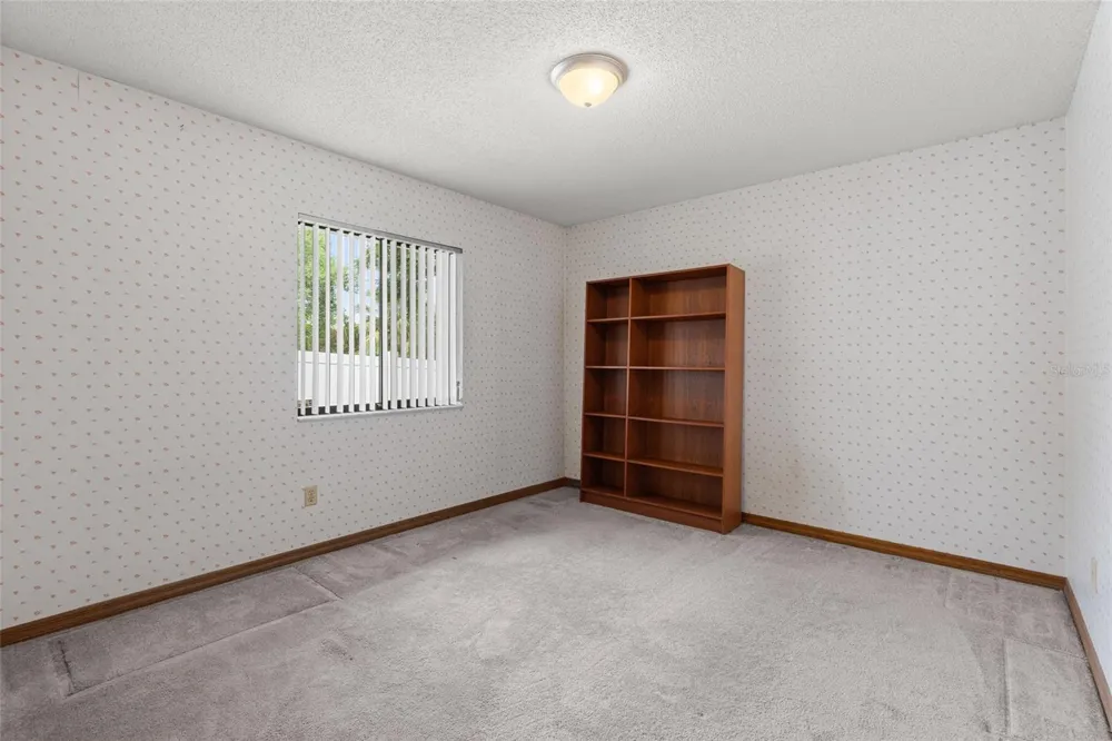 521 FERNWOOD DRIVE Altamonte Springs, FL 32701