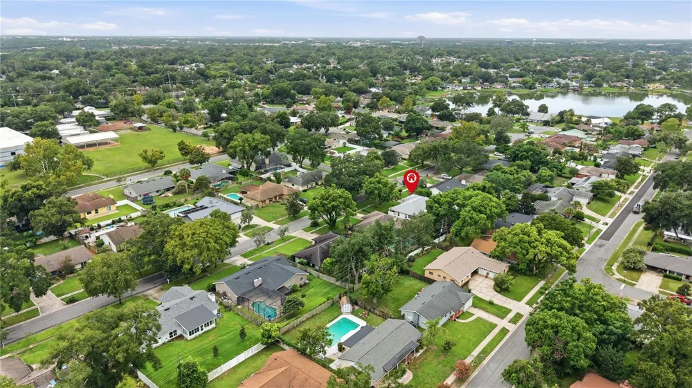 521 FERNWOOD DRIVE Altamonte Springs, FL 32701