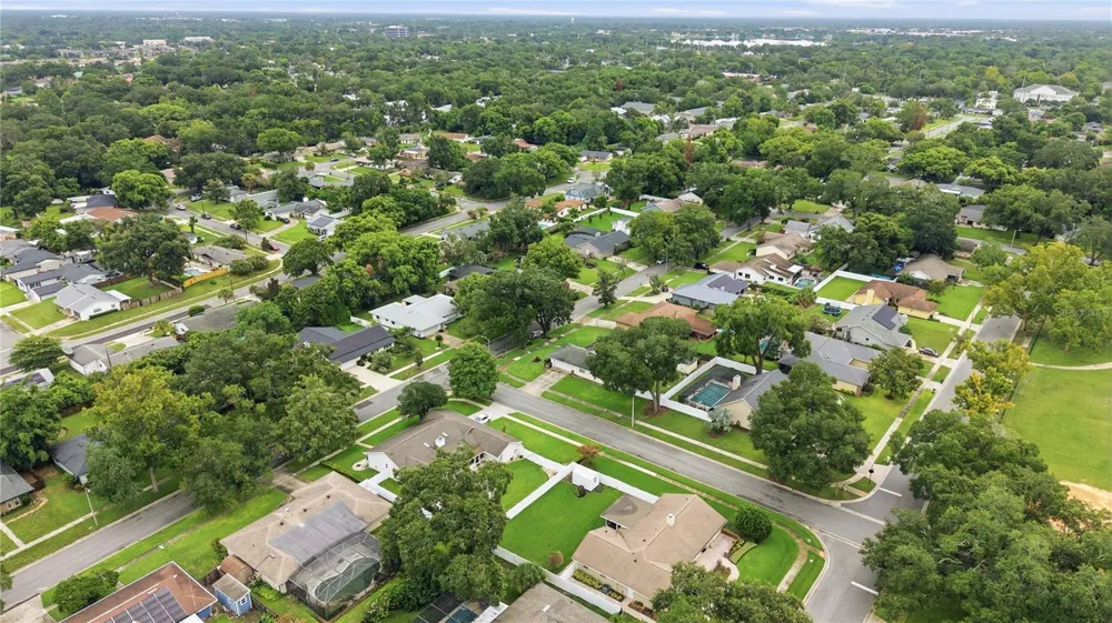 521 FERNWOOD DRIVE Altamonte Springs, FL 32701