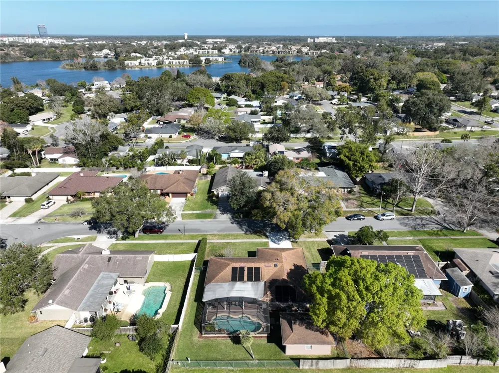 521 FERNWOOD DRIVE Altamonte Springs, FL 32701