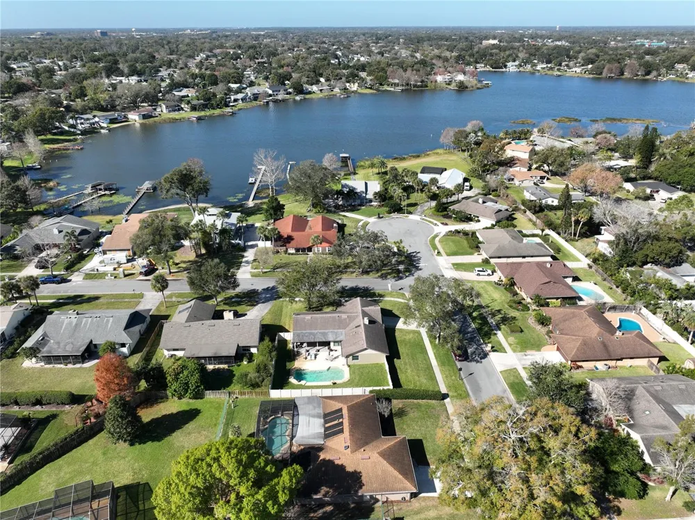 521 FERNWOOD DRIVE Altamonte Springs, FL 32701