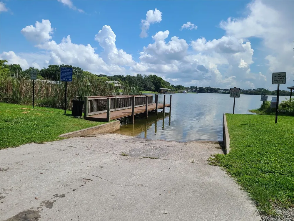 521 FERNWOOD DRIVE Altamonte Springs, FL 32701